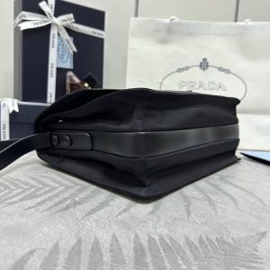 프라다 리나일론 미디엄 패드 숄더백 1BD255-2 - 이미지 5
