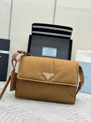프라다 리나일론 미디엄 패드 숄더백 1BD255