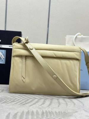 프라다 리나일론 미디엄 패드 숄더백 1BD255-3