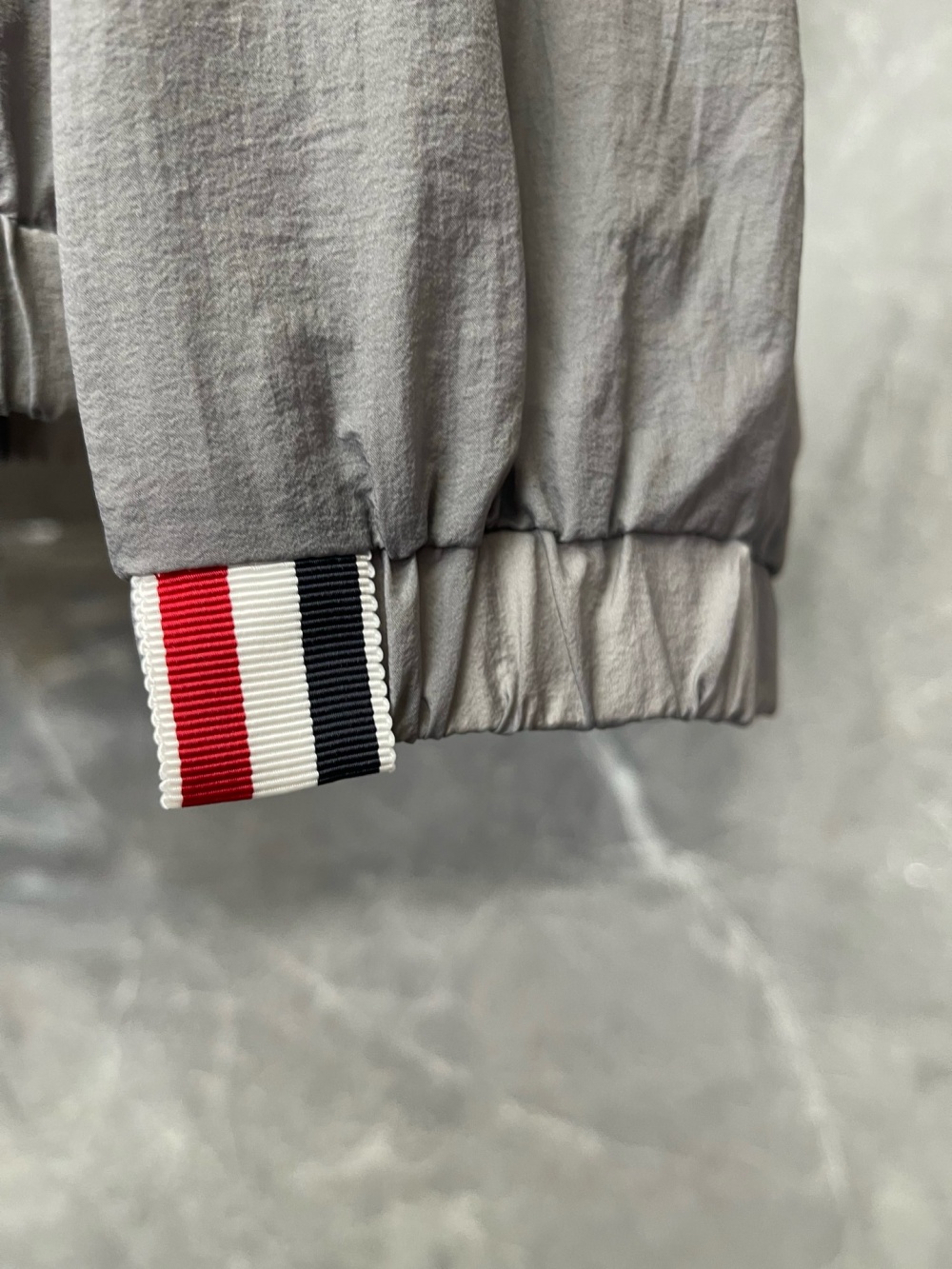 톰브라운 바람막이 25SS D10562