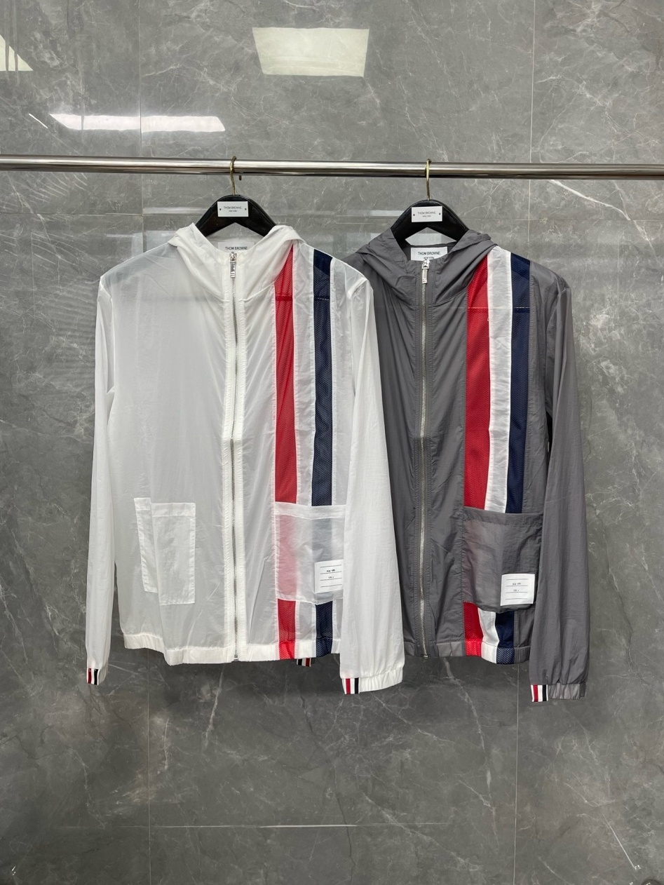 톰브라운 바람막이 25SS D10562