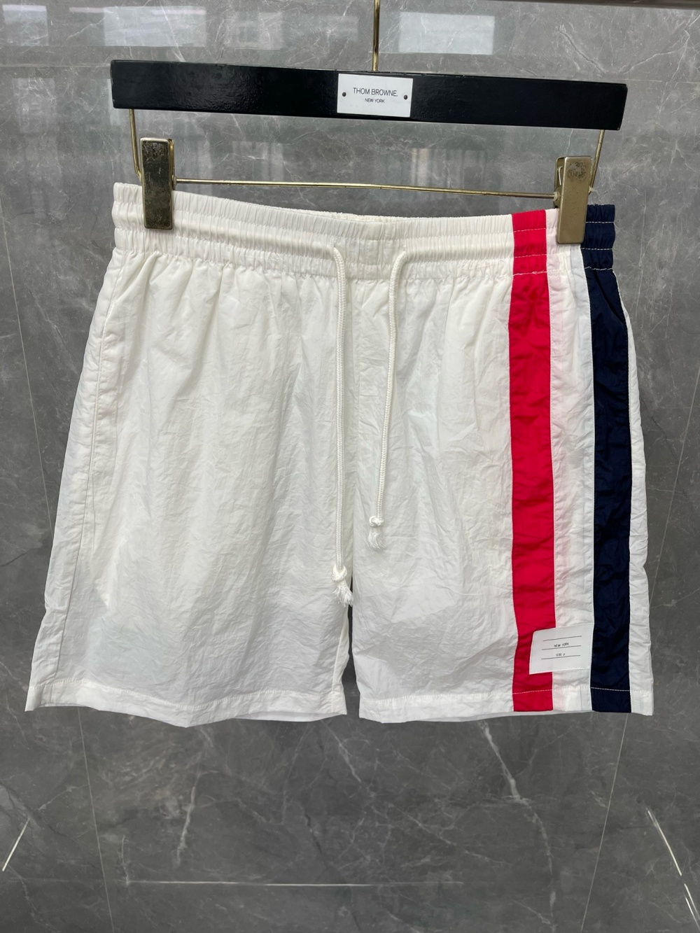 톰브라운 반바지 25SS D10563