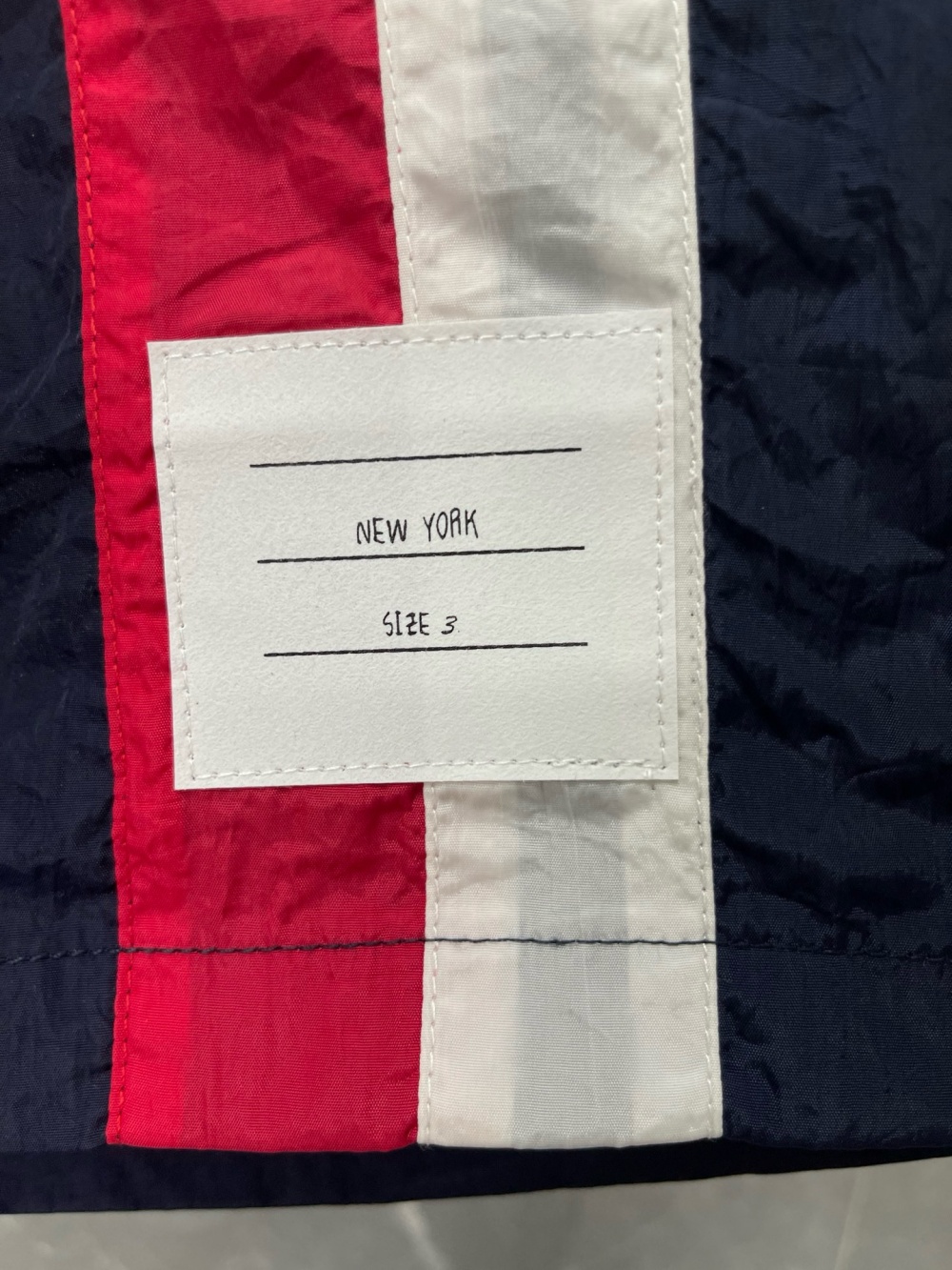톰브라운 반바지 25SS D10563