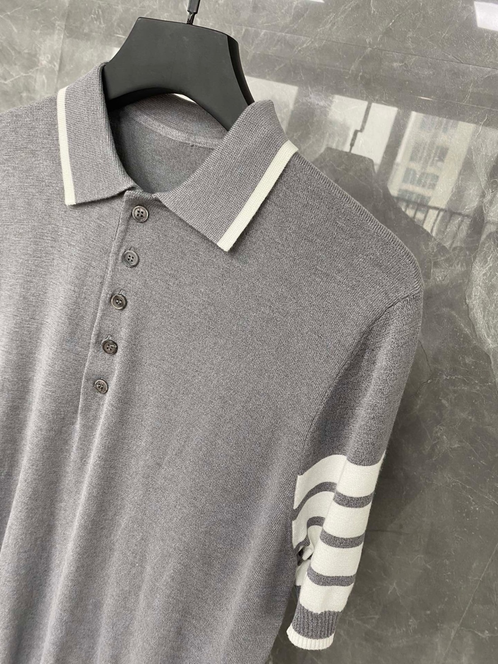 톰브라운 티셔츠 25SS D10565