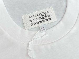 메종마르지엘라 티셔츠 25SS RA1079-2 - 이미지 5