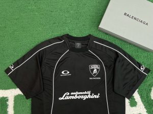 발렌시아가 티셔츠 25SS RA1098 - 이미지 3