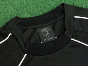 발렌시아가 티셔츠 25SS RA1098 - 이미지 9