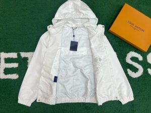 루이비통 바람막이 25FW RA1102