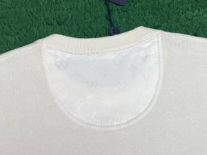 루이비* 티셔츠 25SS RA1103 - 이미지 4