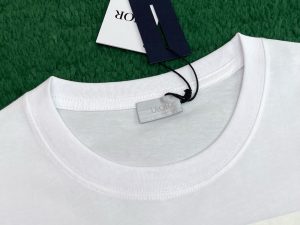디올 티셔츠 25SS RA1105-2 - 이미지 7