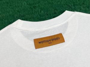루이비통 티셔츠 25SS RA1112
