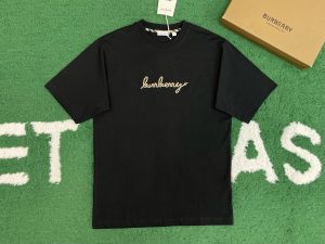 버버리 티셔츠 25SS RA1125