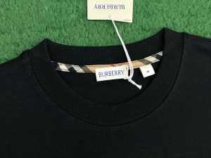 버버리 티셔츠 25SS RA1125 - 이미지 7
