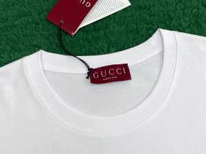 구찌 티셔츠 25SS RA1130-3 - 이미지 5