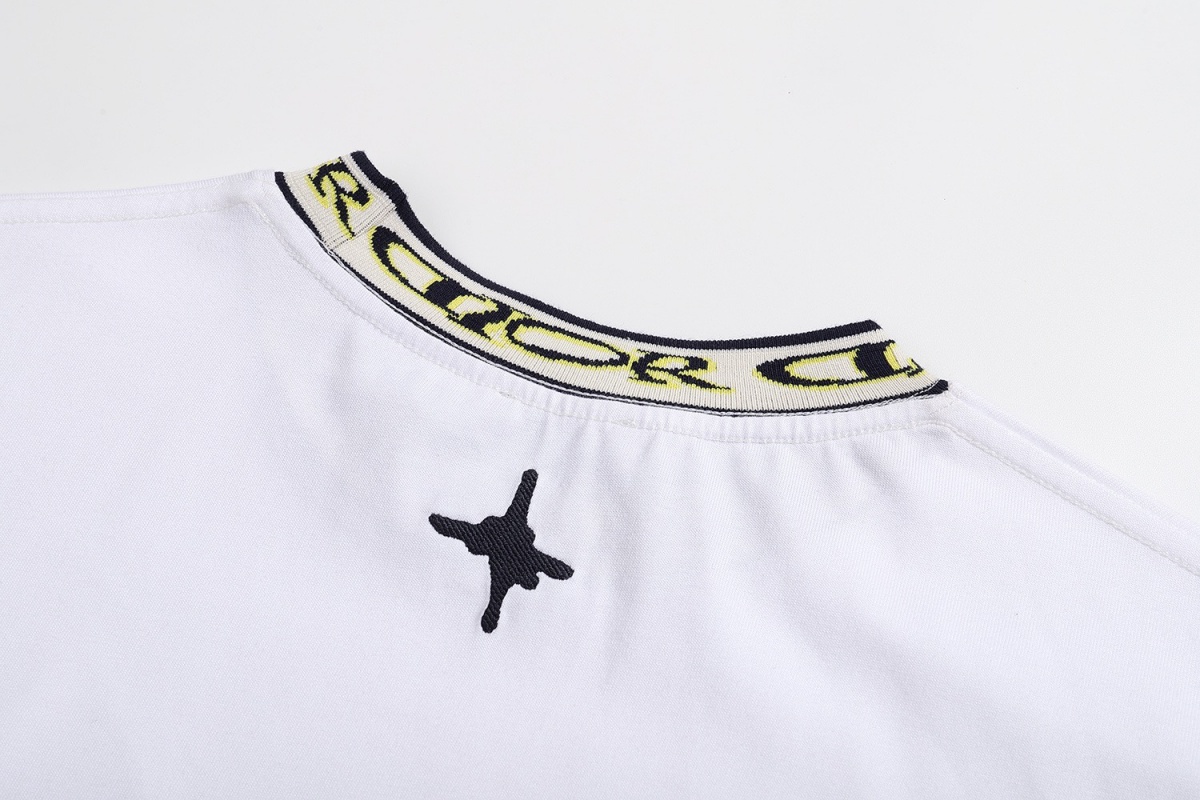 디올 티셔츠 25SS 66ST251