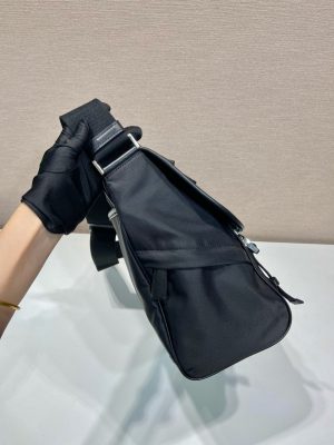프라다 라지 리나일론 및 스웨이드 숄더백 2VD052 - 이미지 7