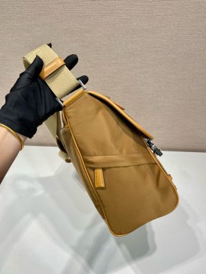 프라다 라지 리나일론 및 스웨이드 숄더백 2VD052-2 - 이미지 7