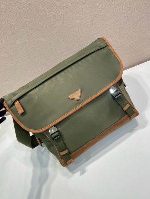 프라다 라지 리나일론 및 스웨이드 숄더백 2VD052-3