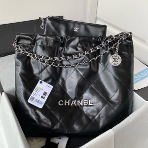 샤넬 22백 미디엄 AS3261 블랙 은장