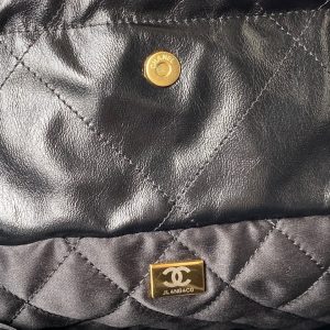 샤넬 22백 미디엄 AS3261 블랙 금장 - 이미지 7