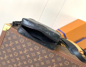 루이비* 트로카데로 웨어러블 월릿 M14253 - 이미지 4