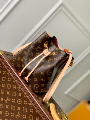 Alternative view of 루이비* 네오 노에 BB M46581