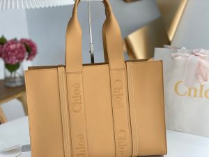 끌로에 우디백 라지 토트백 CHC23US382I60247-8