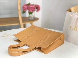 끌로에 우디백 라지 토트백 CHC23US382I60247-8