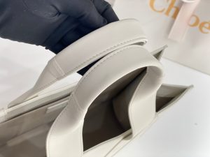 끌로에 우디백 라지 토트백 CHC23US382I60247-6