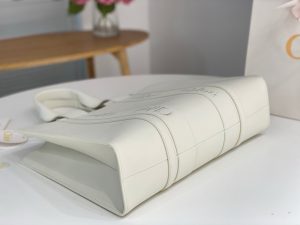 끌로에 우디백 라지 토트백 CHC23US382I60247-6 - 이미지 3