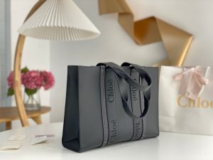 끌로에 우디백 라지 토트백 CHC23US382I60247-4