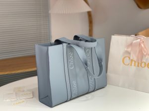 끌로에 우디백 라지 토트백 CHC23US382I60247-4