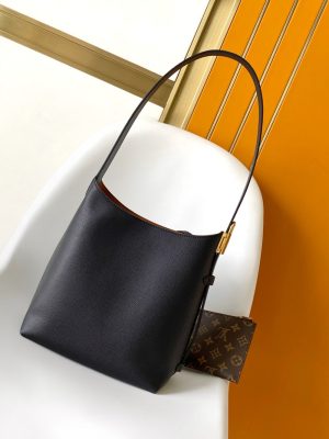루이비통 로우 키 호보 PM M25352