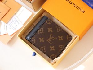루이비통 멀티플 월릿 M69408
