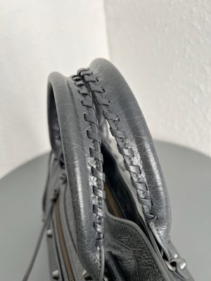 발렌시아가 르 시티백 미디엄 8230582 볼캐닉 록 - 이미지 8
