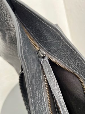 발렌시아가 르 시티백 미디엄 8230582 볼캐닉 록 - 이미지 5