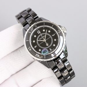 샤넬 J12 시계 블랙 오토메틱 33mm