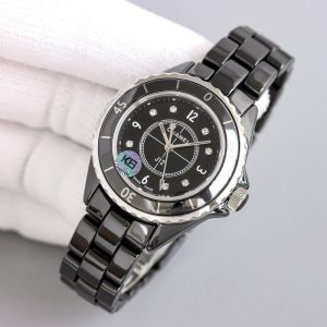 샤넬 J12 시계 블랙 오토메틱 33mm