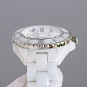 샤넬 J12 시계 화이트 아라비아 숫자 오토메틱 33mm - 이미지 3