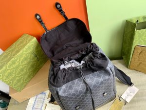 구찌 인터로킹 G 미디엄 백팩 696013 - 이미지 8
