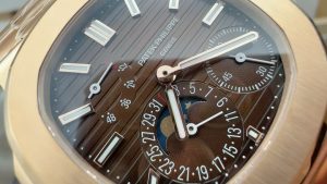 Patek Philippe Nautilus 5712/1R Chocolate Dial Rose 40mm - 이미지 4