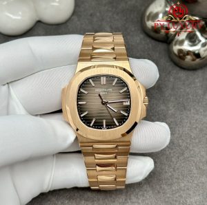 Alternative view of Patek Philippe Nautilus 5711/1R-001 Brown Dial Gold 40mm