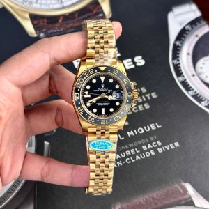 Alternative view of Rolex GMT-Master II Black Dial 126711