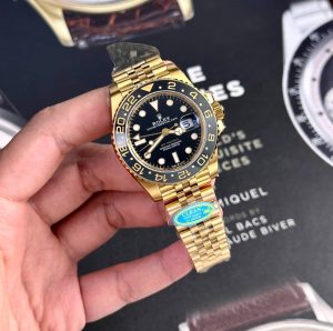 Rolex GMT-Master II Black Dial 126711 - 이미지 3