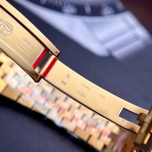 Rolex GMT-Master II Black Dial 126711 - 이미지 10