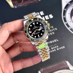 Alternative view of Rolex GMT-Master II 40 mm 126713GRNR