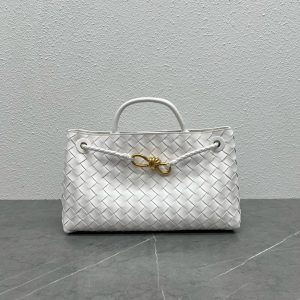 보테가베네타 E/W 안디아모 766010 화이트