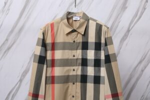 버버리 셔츠 25FW B15 - 이미지 3