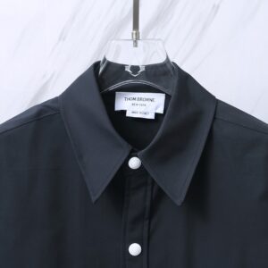 톰브라운 셔츠 25FW F09-2 - 이미지 3