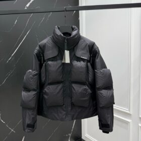 발렌시아가 패딩 25FW 66ST450